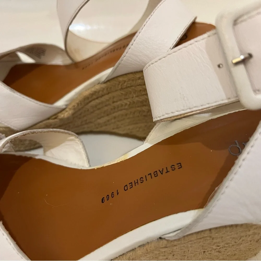 Gap size 9 white cross strap wedge‎ heels